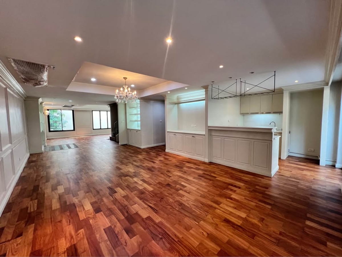 For RentTownhomeSukhumvit, Asoke, Thonglor : 🏡Renovated Townhouse for Rent – ​​Thonglor 25/Sukhumvit 49
