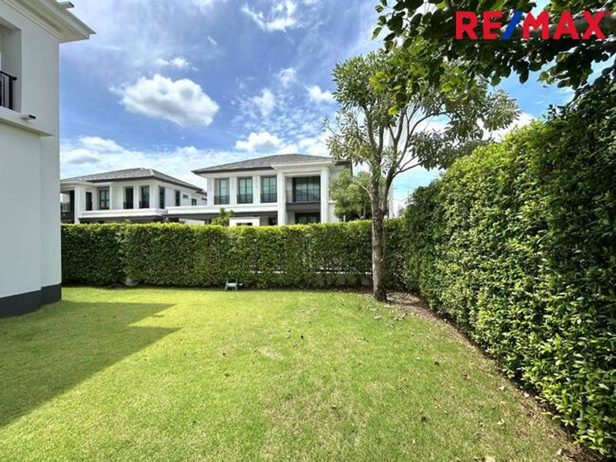 For SaleHousePathum Thani,Rangsit, Thammasat : Single house for sale, Setthasiri Project, Bangkok-Pathum Thani, special price, house age only 1 year.