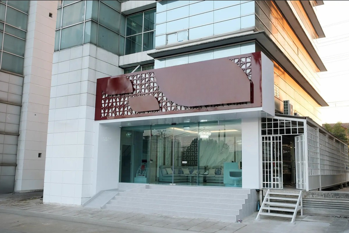 For LeaseholdShop HouseChaengwatana, Muangthong : 🔥 Luxury Clinic business for rent, 7 floors – Muang Thong Thani area (Bond Street Road) 100% condition, ready for immediate management.