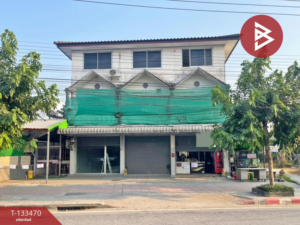 For SaleShop HouseMin Buri, Romklao : Commercial building for sale, 3 units, area 3 ngan 65 sq m, Nong Chok, Bangkok.
