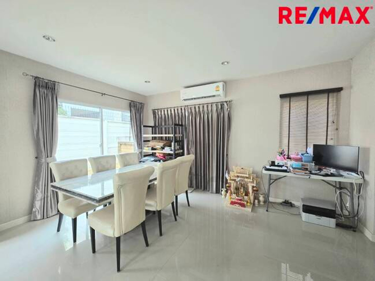 For SaleHousePathum Thani,Rangsit, Thammasat : Single house, Passorn Prestige Rangsit, Khlong 2, near Future Park Rangsit. Next to the main road Rangsit-Nakhon Nayok (not entering the alley)