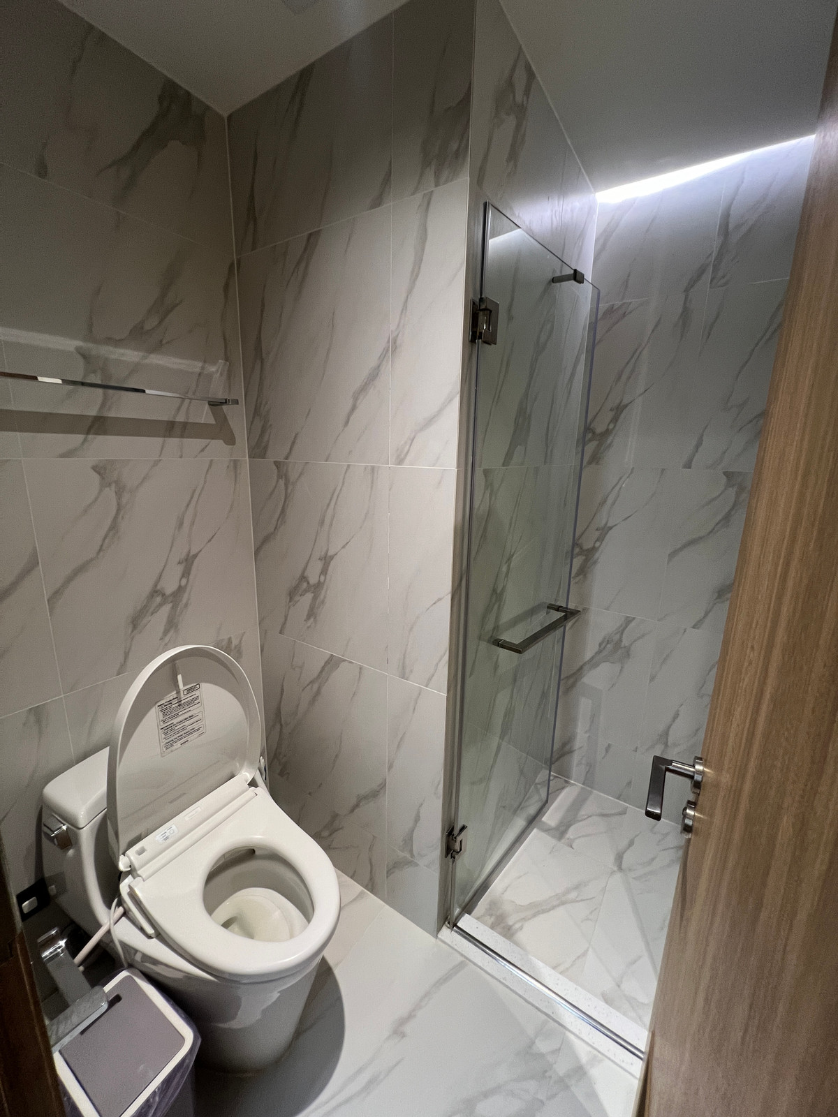 For SaleCondoSukhumvit, Asoke, Thonglor : Luxury condo for sale, room divided into proportions, with bathtub, Thonglor area