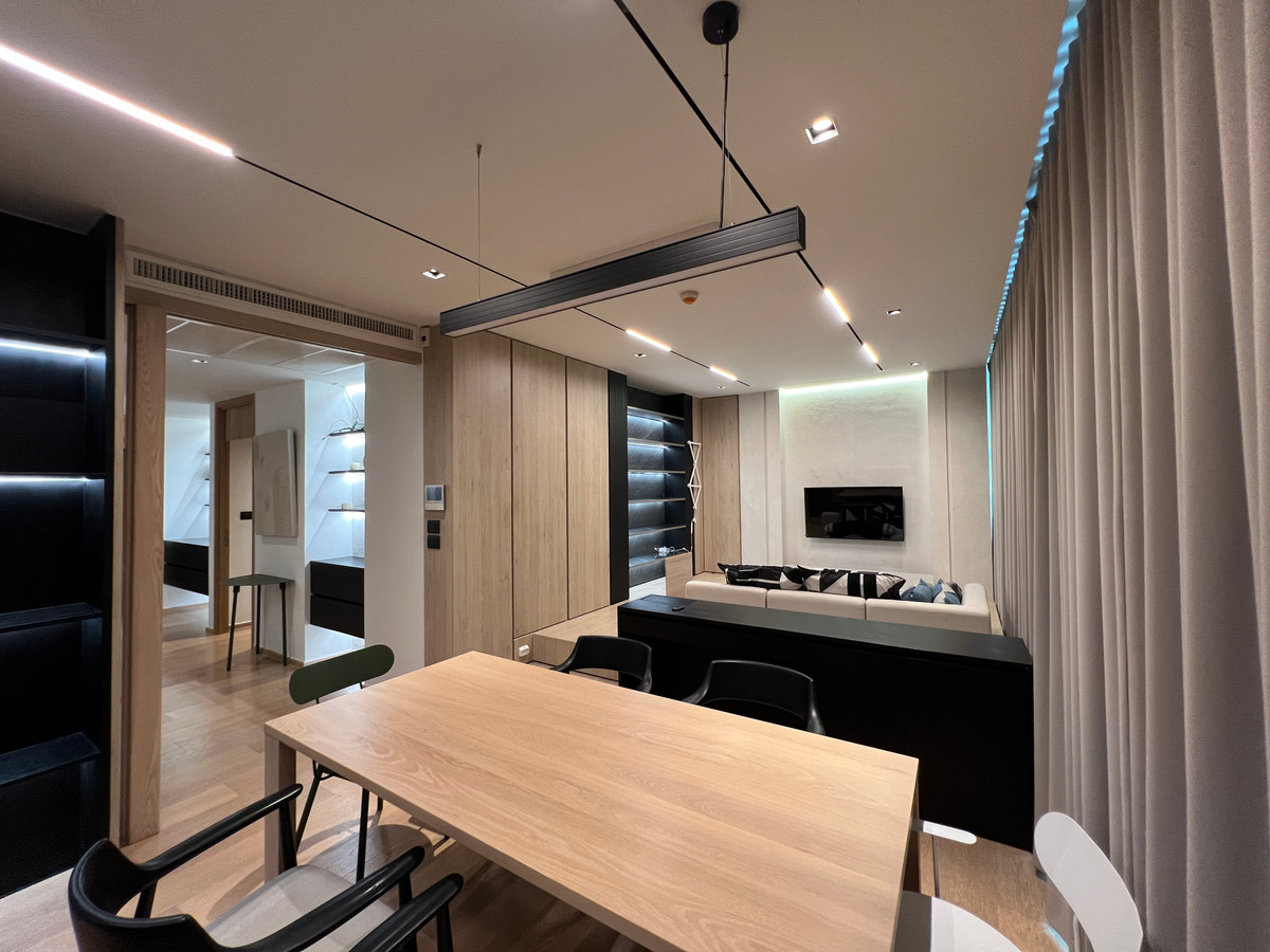 For SaleCondoSukhumvit, Asoke, Thonglor : Luxury condo for sale, room divided into proportions, with bathtub, Thonglor area