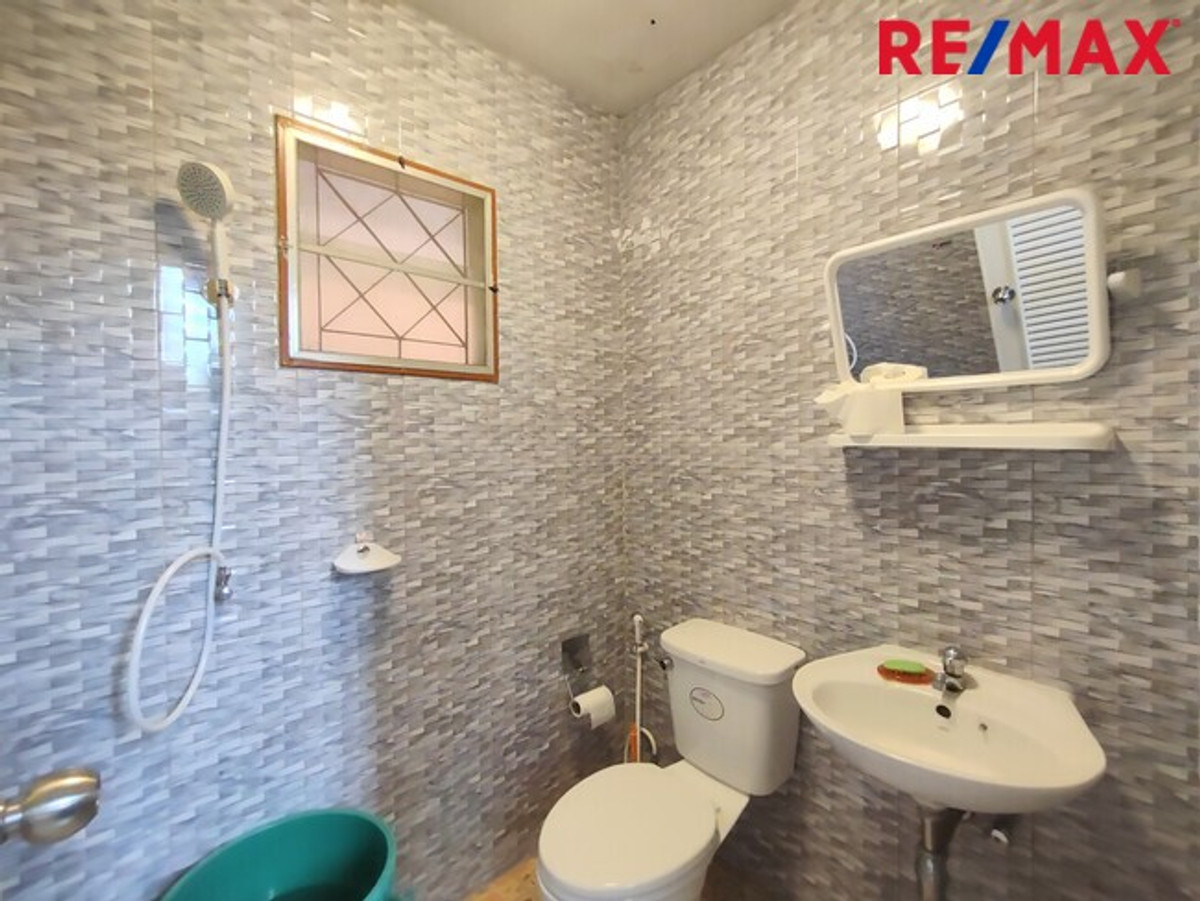 For SaleHousePathum Thani,Rangsit, Thammasat : 2-story detached house, Pruksa Village 2, Rangsit, Khlong 7, next to Lotus, corner house, ready to move in.