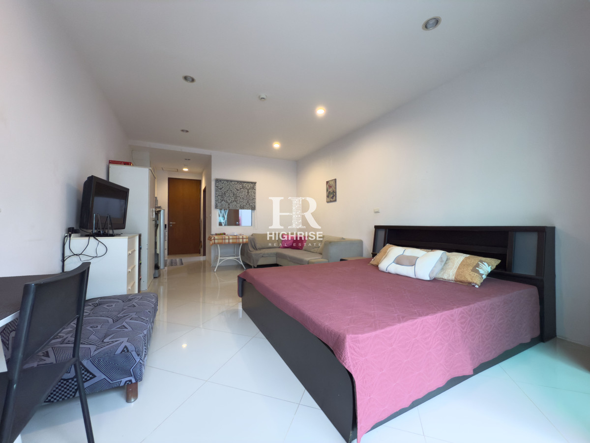 For SaleCondoPattaya, Bangsaen, Chonburi : Foreign Quota | Diamond Suites Resort | Studio 40 sqm. | Fully furnished Unit in South Pattaya
