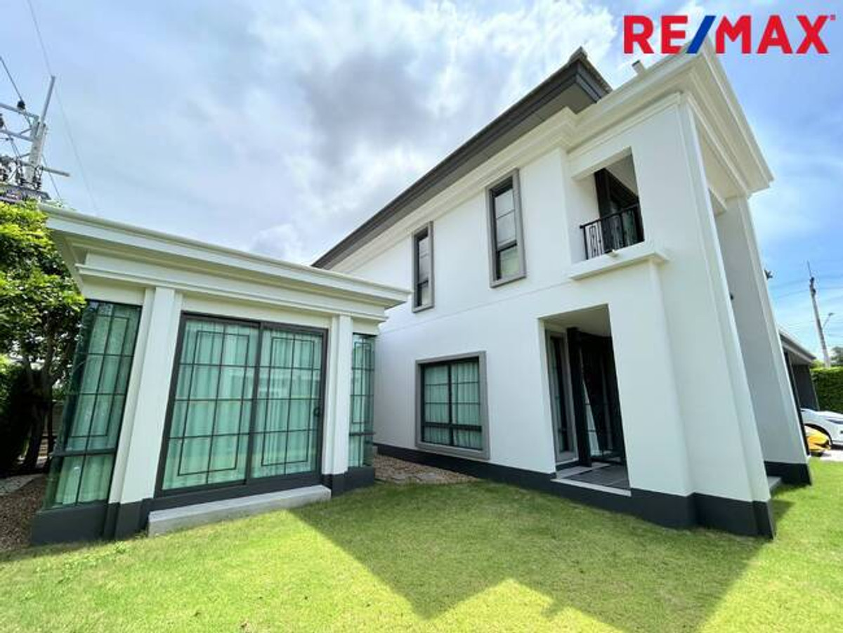 For SaleHousePathum Thani,Rangsit, Thammasat : Single house for sale, Setthasiri Project, Bangkok-Pathum Thani, special price, house age only 1 year.