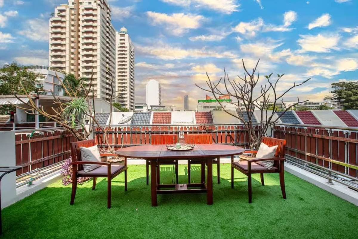 TownhomeSukhumvit, Asoke, Thonglor : 3-Storey Townhouse for Rent & Sale | Sukhumvit 39 (Phrom Phong) 3-storey townhouse, Sukhumvit 39 (Phrom Phong)