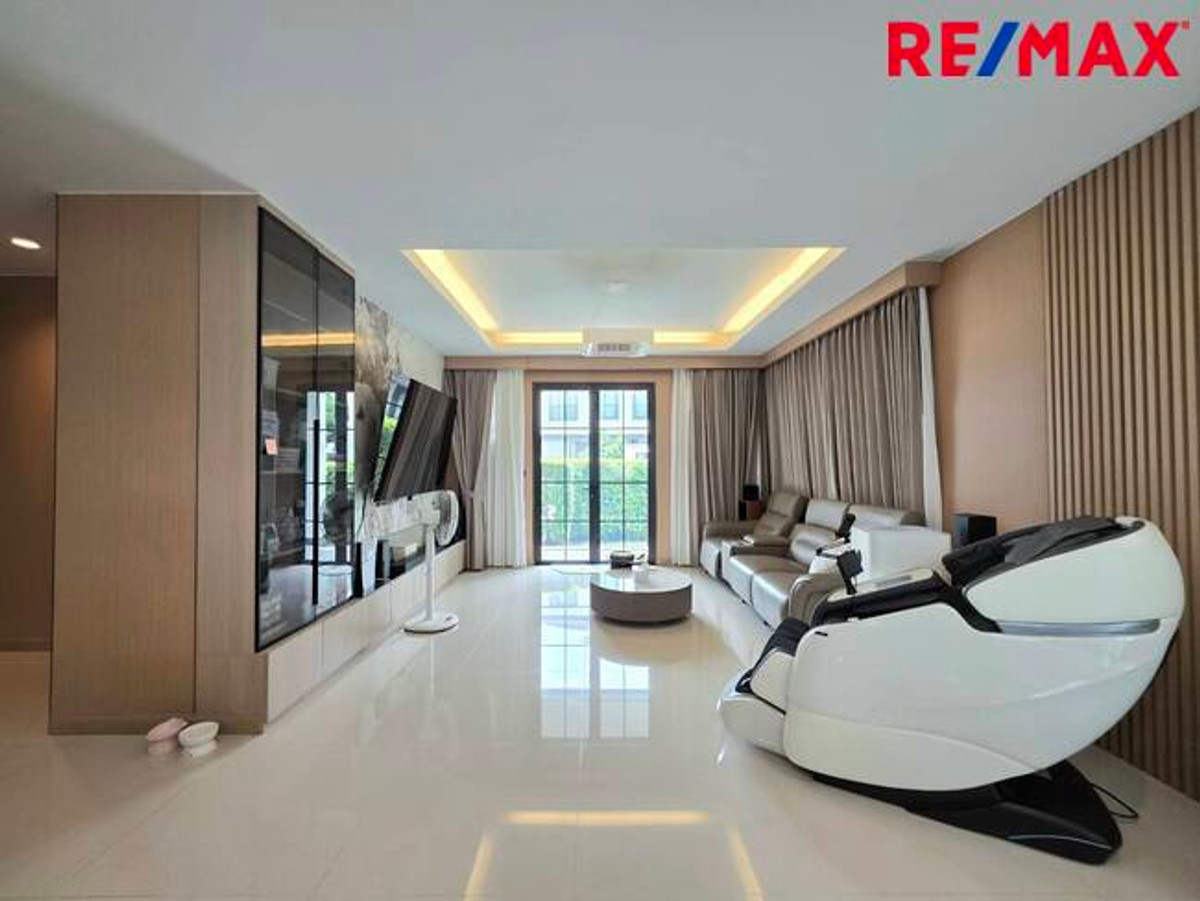 For SaleHousePathum Thani,Rangsit, Thammasat : Single house for sale, Setthasiri Project, Bangkok-Pathum Thani, special price, house age only 1 year.