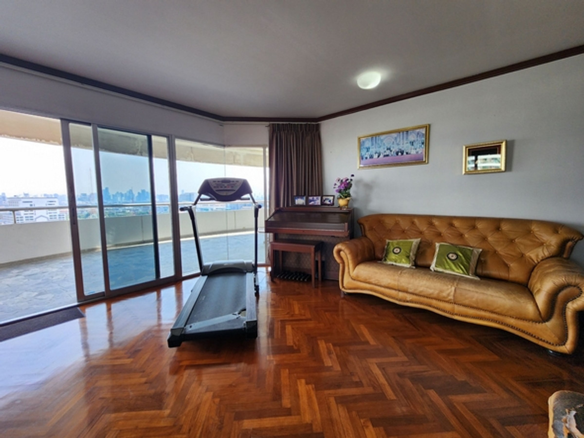 For SaleHouseBang kae, Phetkasem : Condo with Chaophraya River view 251 sq m, 12nd floor Selling for 17 million baht