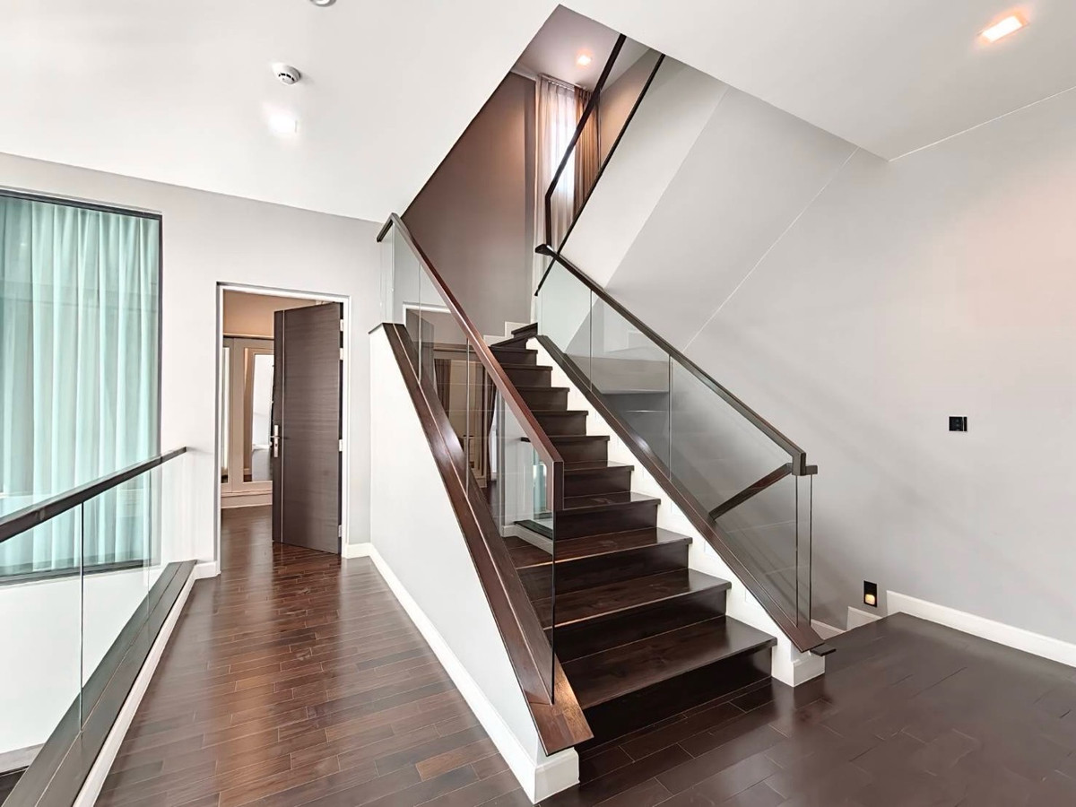 For RentHousePattanakan, Srinakarin : Luxury house for rent, Phatthanakan, 5 minutes near Thonglor.