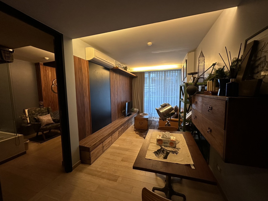 ให้เช่าคอนโดสุขุมวิท อโศก ทองหล่อ : คอนโดให้เช่า 1 ห้องนอน 1 ห้องน้ำ 50 ตรม เวีย 49 BTS Thong Lor