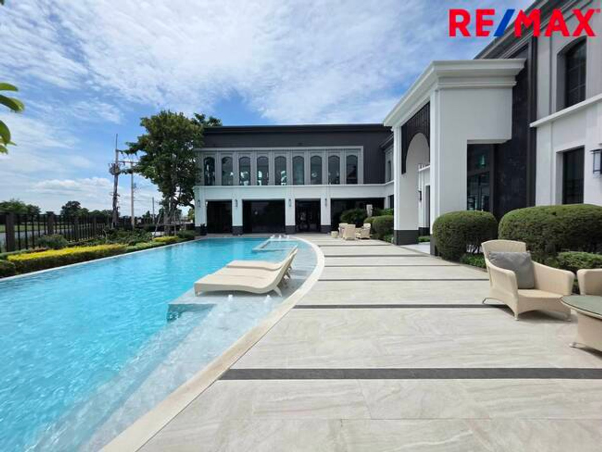 For SaleHousePathum Thani,Rangsit, Thammasat : Single house for sale, Setthasiri Project, Bangkok-Pathum Thani, special price, house age only 1 year.