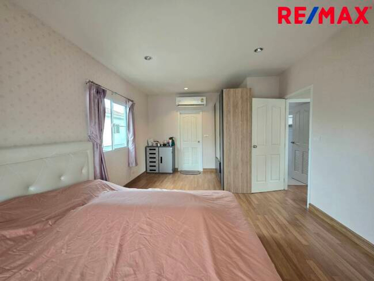 For SaleHousePathum Thani,Rangsit, Thammasat : Single house, Passorn Prestige Rangsit, Khlong 2, near Future Park Rangsit. Next to the main road Rangsit-Nakhon Nayok (not entering the alley)