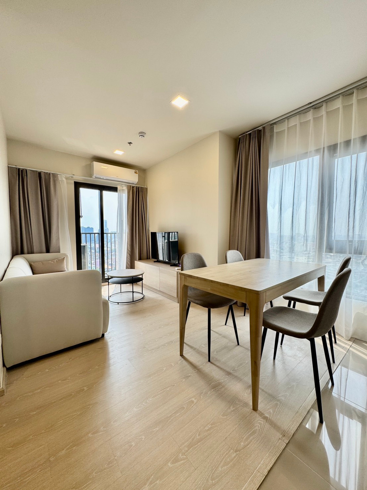 ให้เช่าคอนโดวงเวียนใหญ่ เจริญนคร : ให้เช่า Flo by Sansiri 2 bedroom - Available for Rent