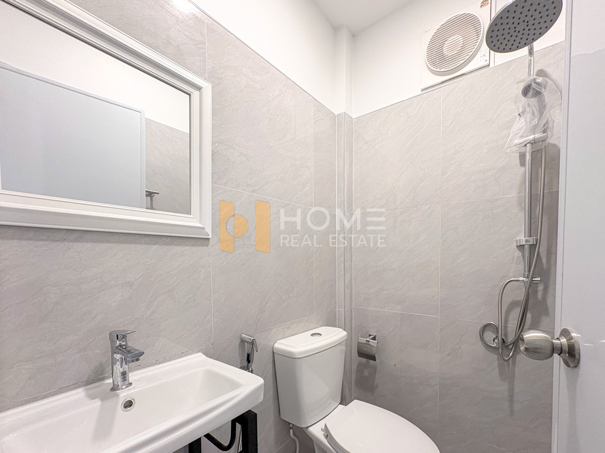 ขายบ้านลาดพร้าว เซ็นทรัลลาดพร้าว : บ้านเดี่ยวพร้อมที่ดิน นาคนิวาส 48 / 5 ห้องนอน (ขาย), Single house with land Nakniwat 48 / 5 Bedrooms (FOR SALE) TPM330