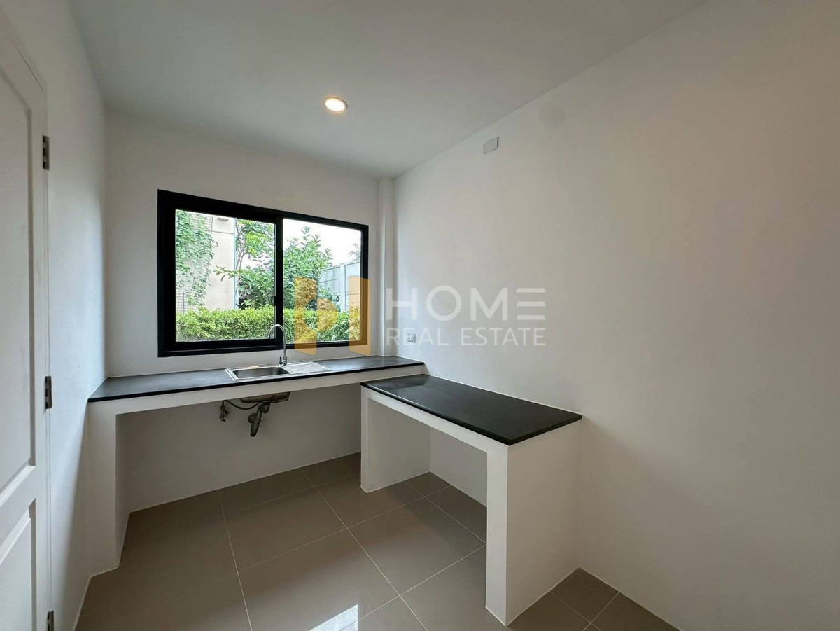 ขายบ้านพระราม 5 ราชพฤกษ์ บางกรวย : ขายขาดทุนกว่า 1 ล้าน 🔥 เซนโทร ชัยพฤกษ์ - แจ้งวัฒนะ 2 / 4 ห้องนอน (ขาย), Centro Chaiyaphruek - Chaengwattana 2 / 4 Bedrooms (FOR SALE) AOM063