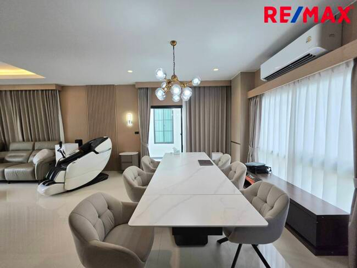 For SaleHousePathum Thani,Rangsit, Thammasat : Single house for sale, Setthasiri Project, Bangkok-Pathum Thani, special price, house age only 1 year.