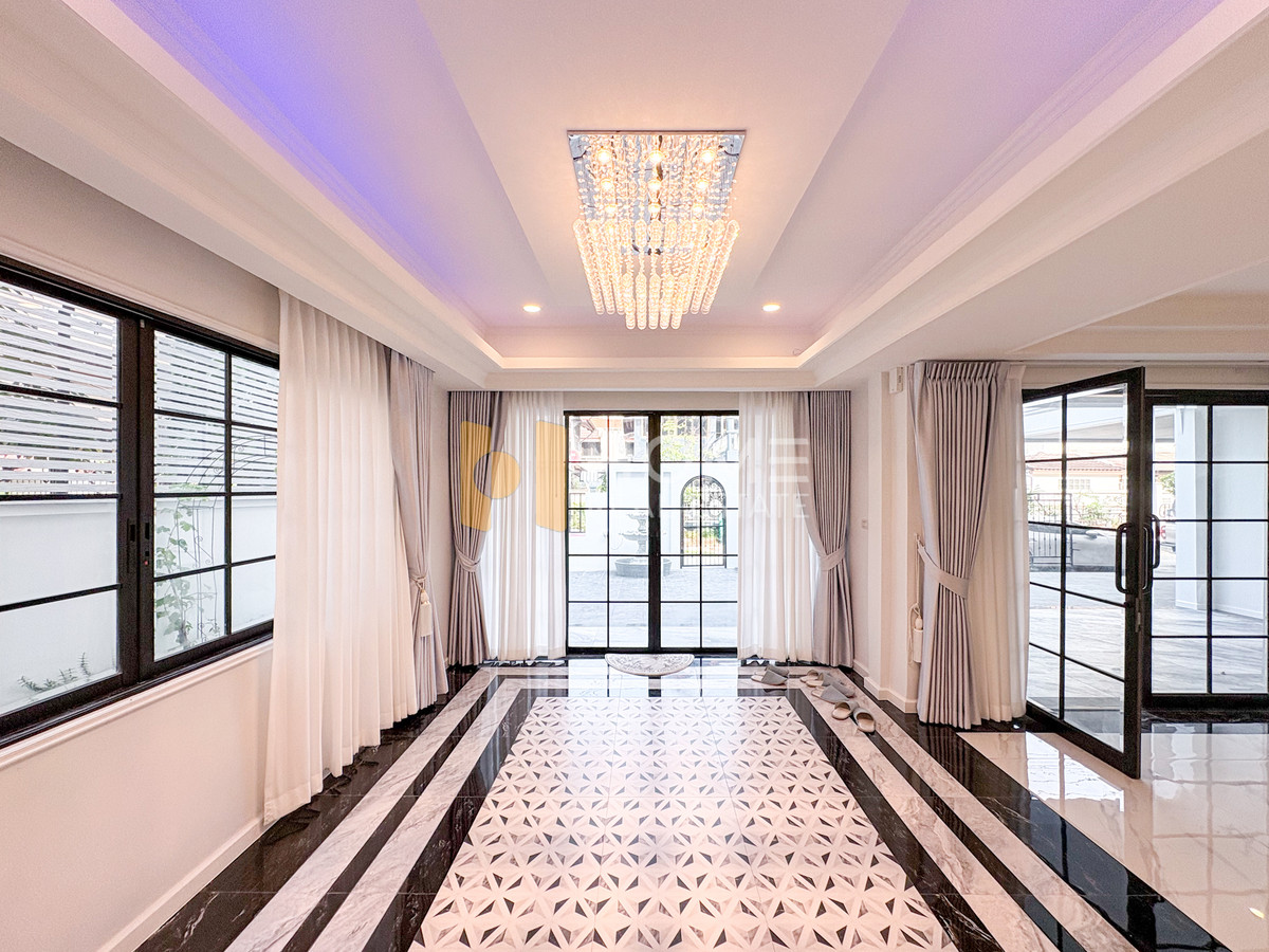 ขายบ้านลาดพร้าว เซ็นทรัลลาดพร้าว : บ้านเดี่ยวพร้อมที่ดิน นาคนิวาส 48 / 5 ห้องนอน (ขาย), Single house with land Nakniwat 48 / 5 Bedrooms (FOR SALE) TPM330