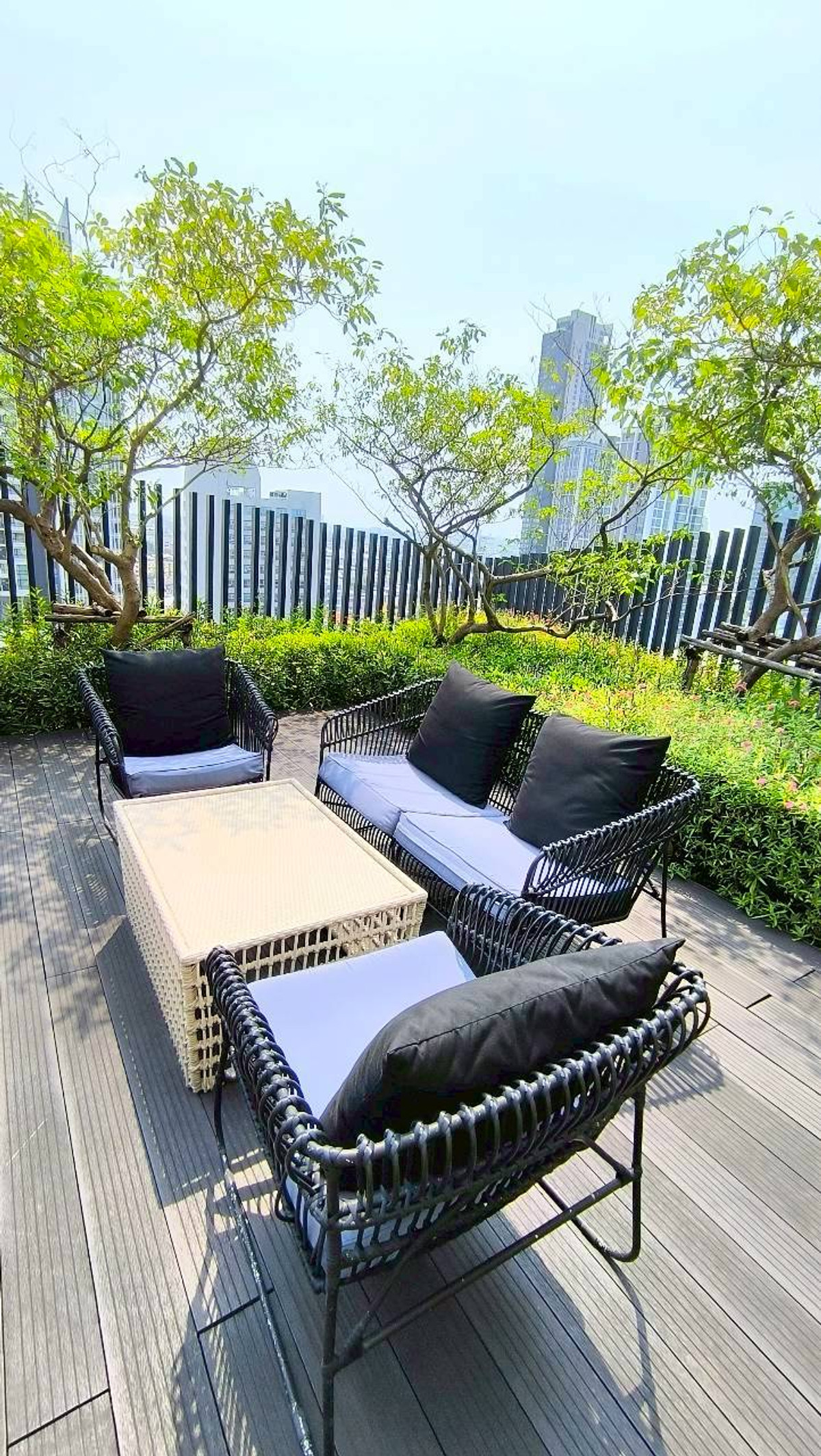 For SaleCondoWongwianyai, Charoennakor : IDEO Sathorn Wongwian Yai, Condo for sale near BTS Wongwian Yai, near BTS Krung Thonburi, near ICONSIAM. Condo for sale, Ideo Sathorn Wongwian Yai, room 1 Bed, 22nd floor, price lower than Land Department appraisal.
