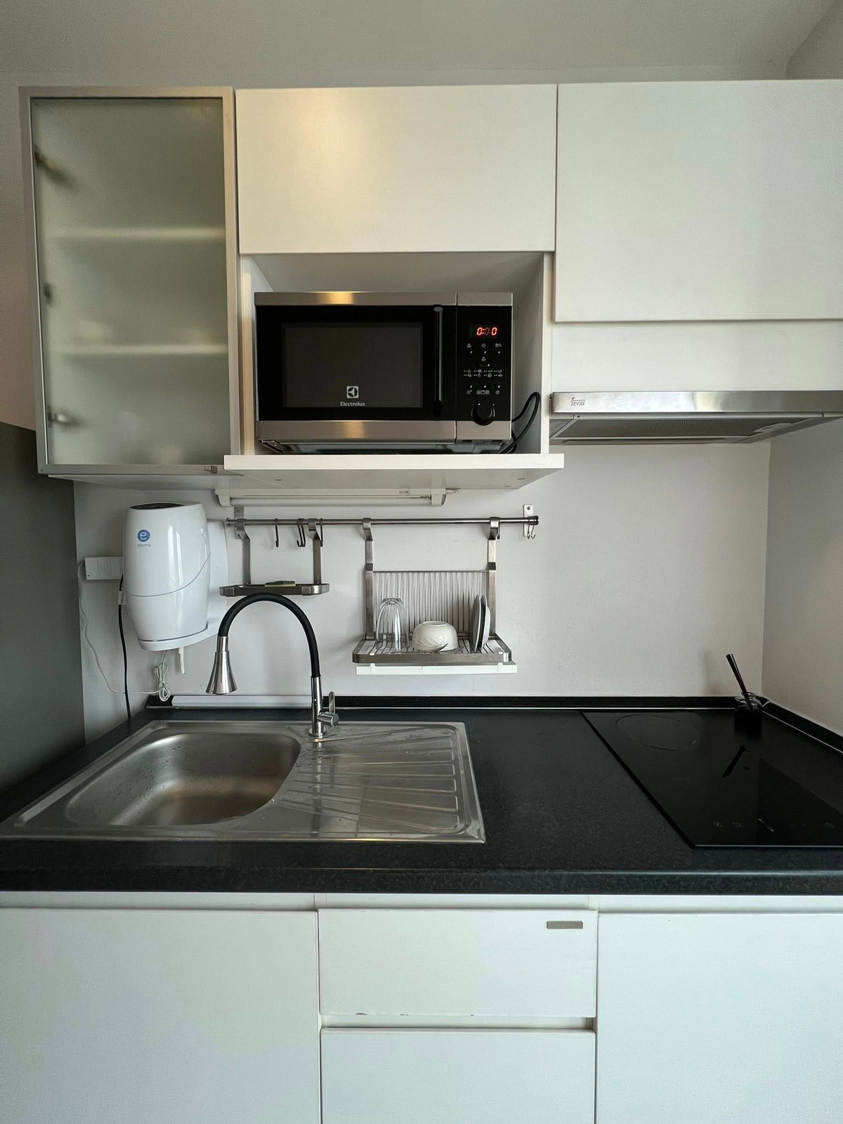 ขายคอนโดพระราม 9 เพชรบุรีตัดใหม่ RCA : ขายคอนโด Thru Thonglor ขายพร้อมผู้เช่า ทำเลใกล้ทองหล่อ เดินทางสะดวก Yield จริง 6–7%