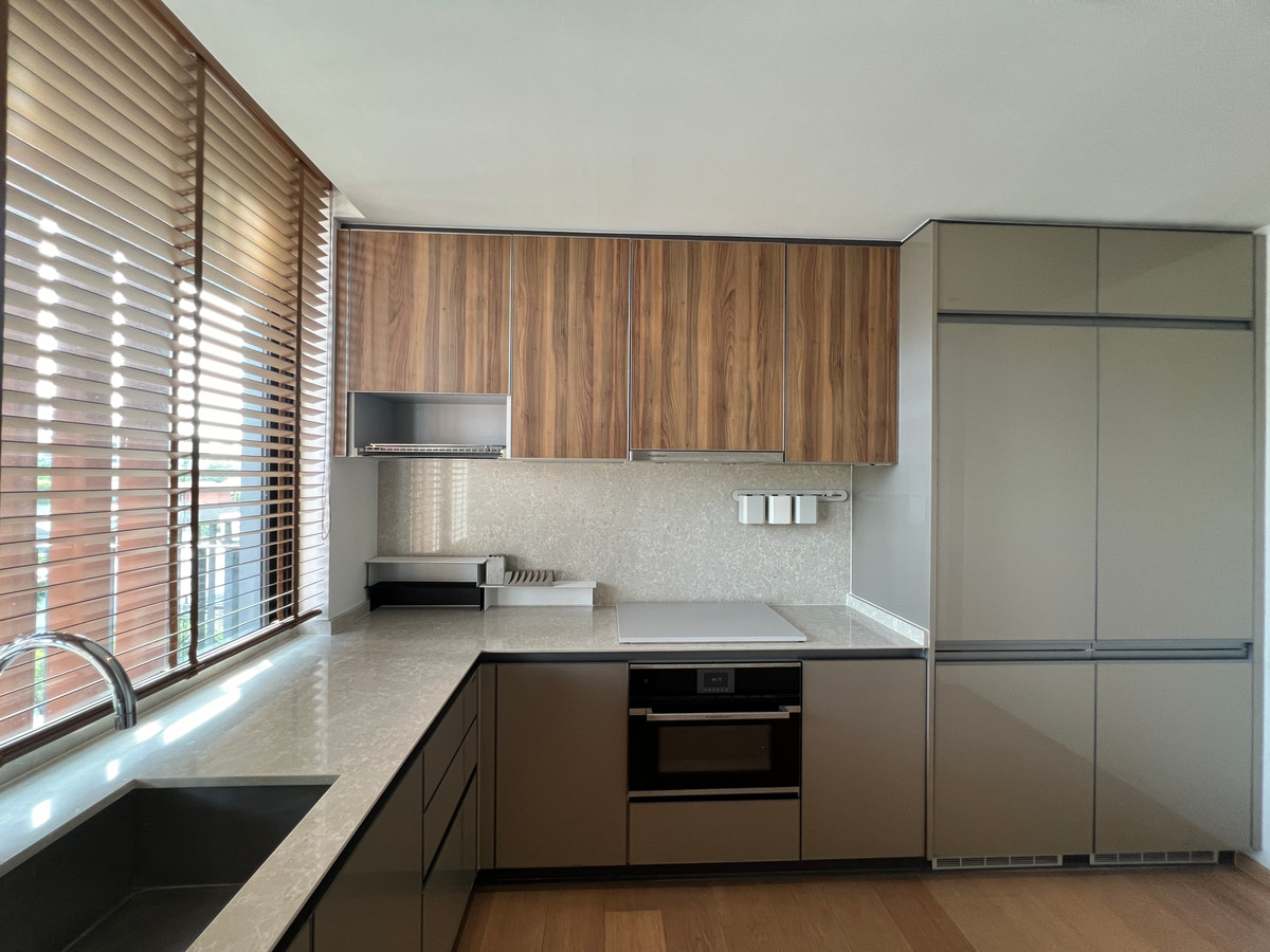 For RentCondoSukhumvit, Asoke, Thonglor : Luxury condo for rent, separated room with bathtub, Thonglor area