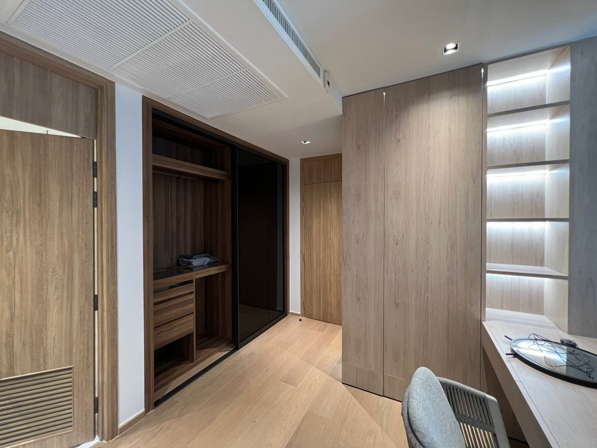 For SaleCondoSukhumvit, Asoke, Thonglor : Luxury condo for sale, room divided into proportions, with bathtub, Thonglor area