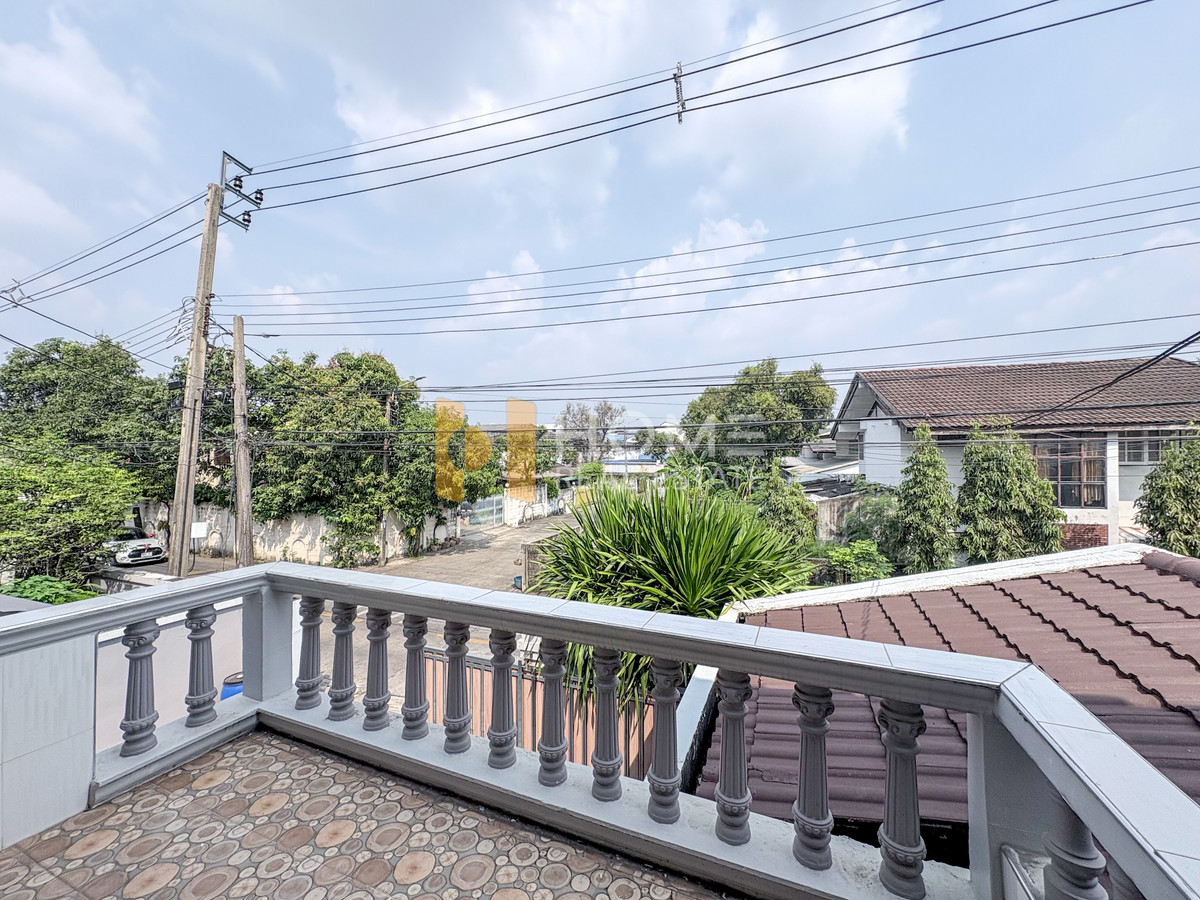 ขายบ้านเกษตรศาสตร์ รัชโยธิน : บ้าน 85 ตร.ว. ติด BTS เสนานิคม เพียง 11 นาที 🚆 บ้านเดี่ยว เสนานิคม 1 ซอย 24 แยก 11-2 / 5 ห้องนอน (ขาย), Detached House Senanikom 1 Soi 24 / 5 Bedrooms (FOR SALE) TPM331