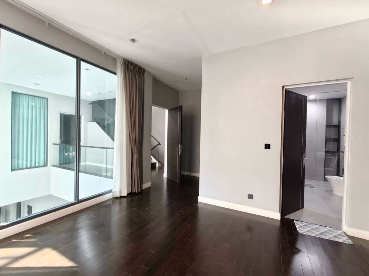 For RentHousePattanakan, Srinakarin : Luxury house for rent, Phatthanakan, 5 minutes near Thonglor.