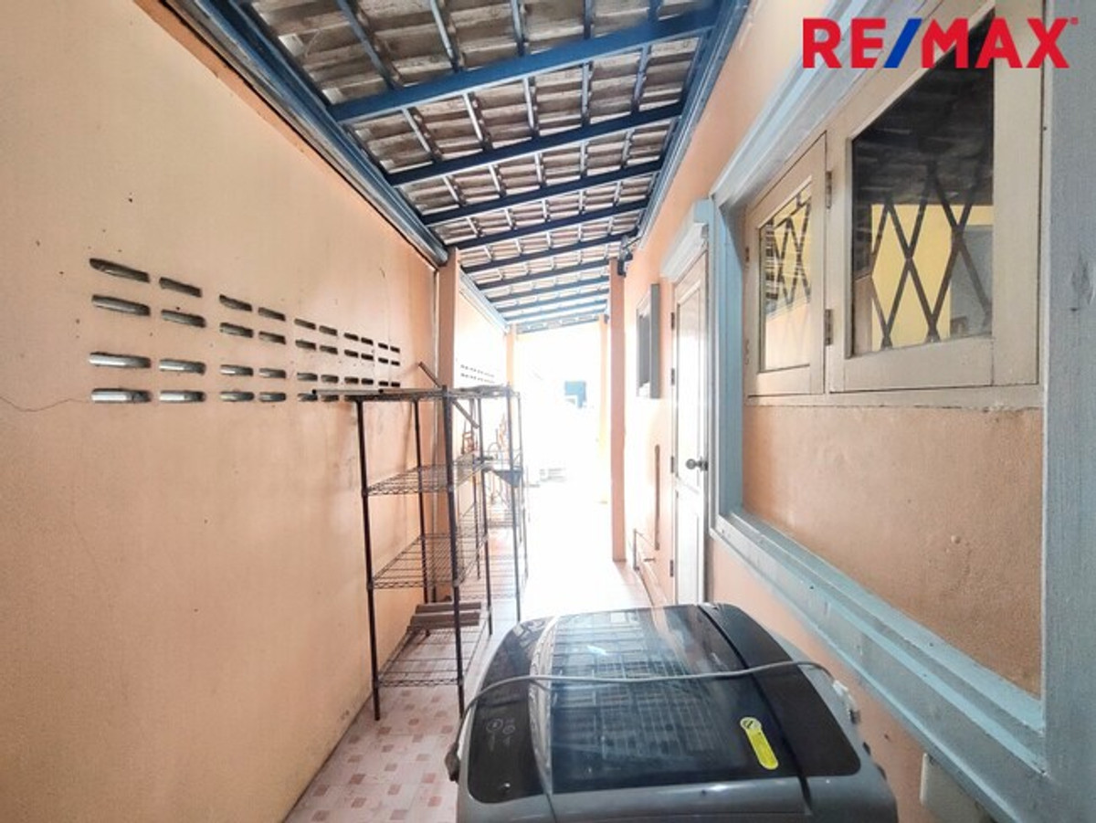 For SaleHousePathum Thani,Rangsit, Thammasat : 2-story detached house, Pruksa Village 2, Rangsit, Khlong 7, next to Lotus, corner house, ready to move in.