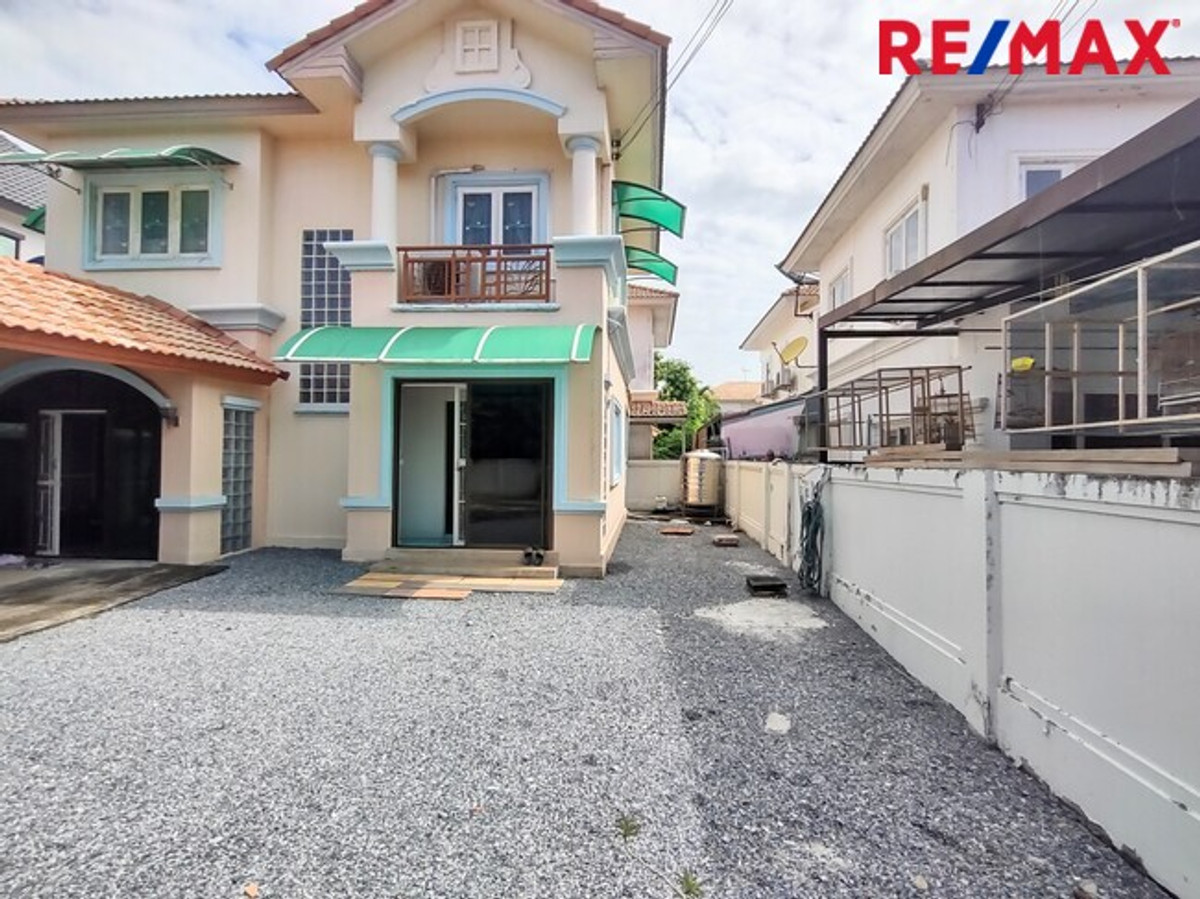 For SaleHousePathum Thani,Rangsit, Thammasat : 2-story detached house, Pruksa Village 2, Rangsit, Khlong 7, next to Lotus, corner house, ready to move in.