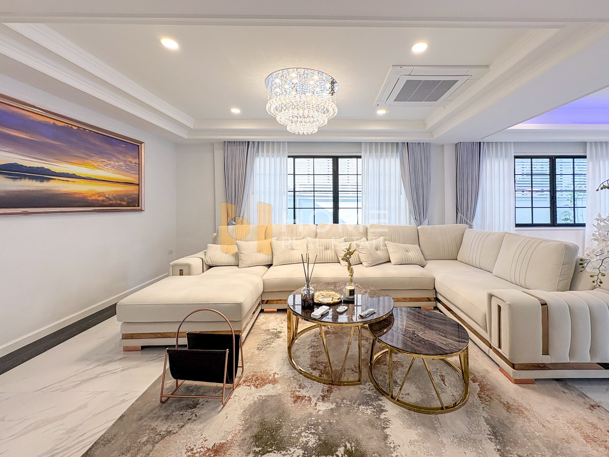 ขายบ้านลาดพร้าว เซ็นทรัลลาดพร้าว : บ้านเดี่ยวพร้อมที่ดิน นาคนิวาส 48 / 5 ห้องนอน (ขาย), Single house with land Nakniwat 48 / 5 Bedrooms (FOR SALE) TPM330