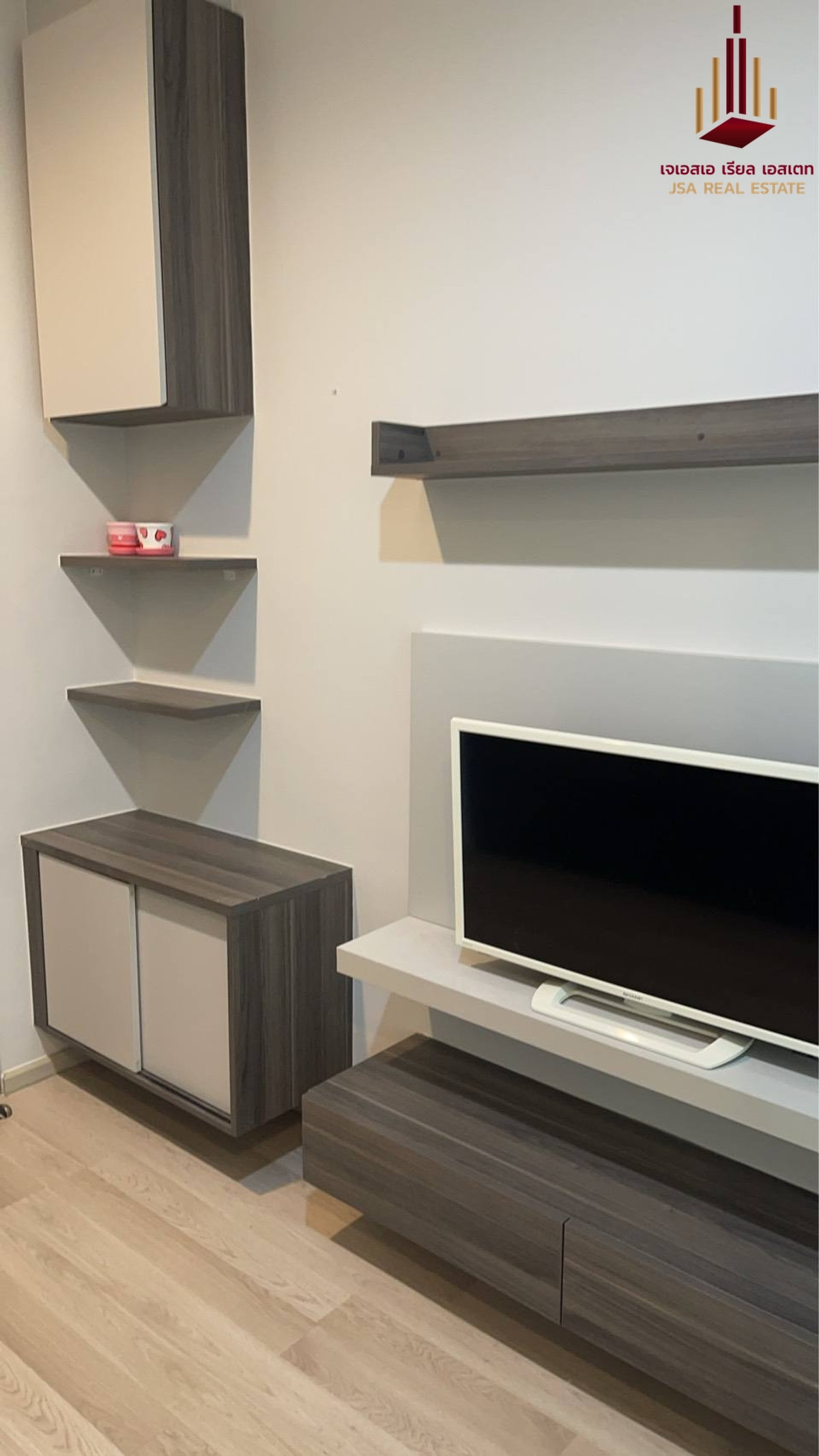 For RentCondoRatchadapisek, Huaikwang, Suttisan : ✨ For Rent: Centric Huai Khwang Station Condo ✨ 💰 Only 18,000 THB/month