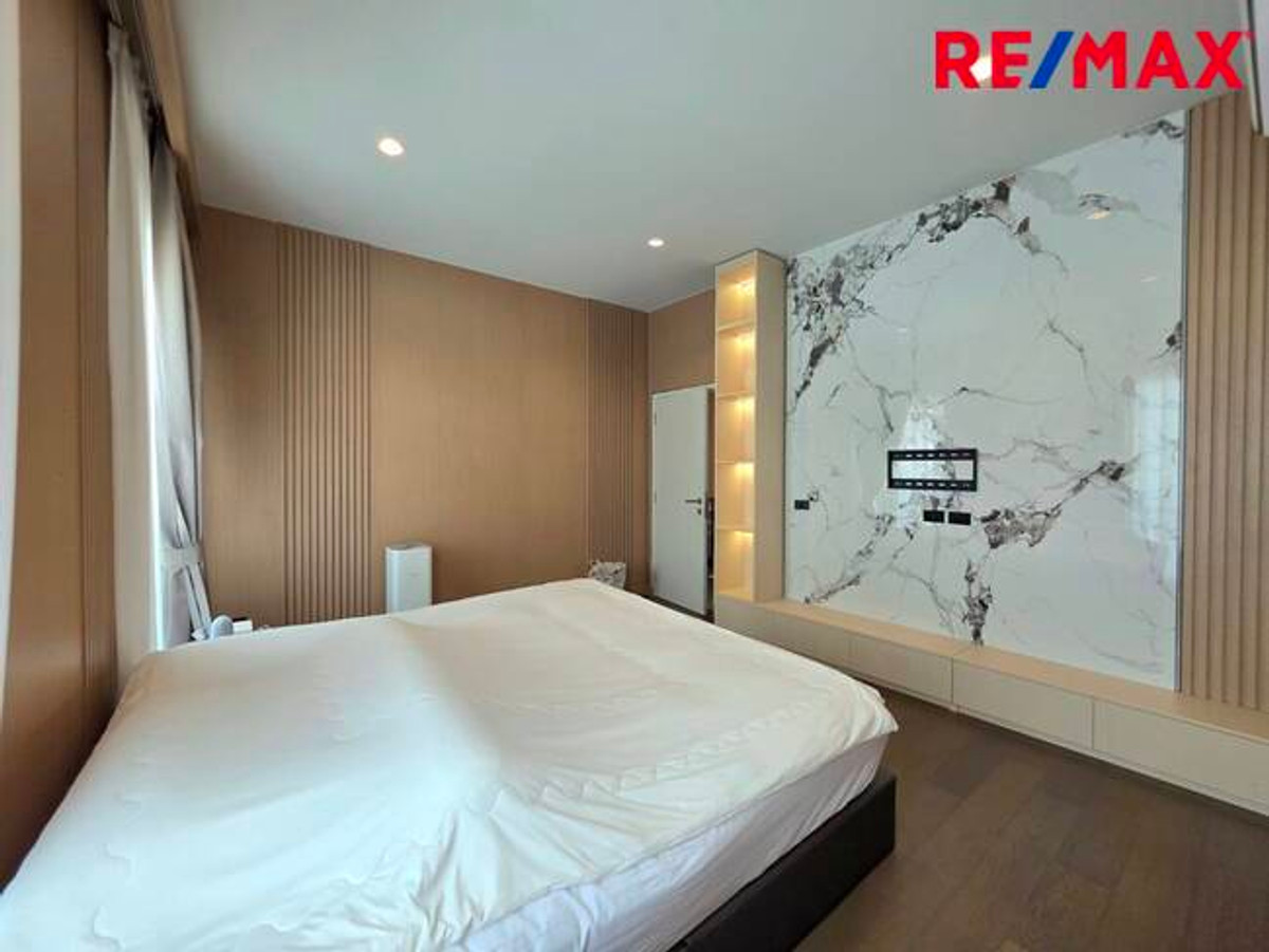 For SaleHousePathum Thani,Rangsit, Thammasat : Single house for sale, Setthasiri Project, Bangkok-Pathum Thani, special price, house age only 1 year.