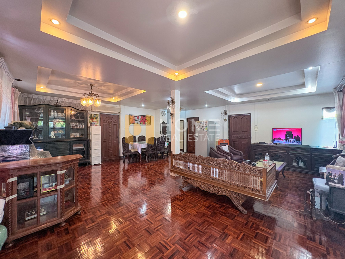 ขายบ้านเกษตรศาสตร์ รัชโยธิน : บ้าน 85 ตร.ว. ติด BTS เสนานิคม เพียง 11 นาที 🚆 บ้านเดี่ยว เสนานิคม 1 ซอย 24 แยก 11-2 / 5 ห้องนอน (ขาย), Detached House Senanikom 1 Soi 24 / 5 Bedrooms (FOR SALE) TPM331