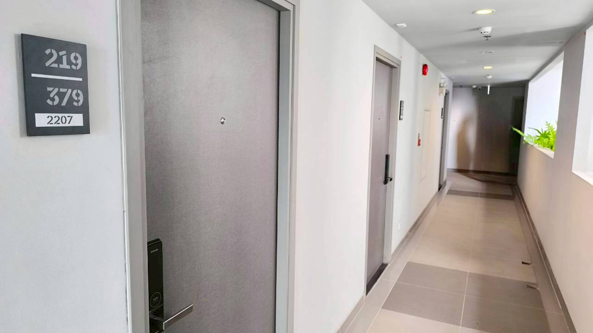 For SaleCondoWongwianyai, Charoennakor : IDEO Sathorn Wongwian Yai, Condo for sale near BTS Wongwian Yai, near BTS Krung Thonburi, near ICONSIAM. Condo for sale, Ideo Sathorn Wongwian Yai, room 1 Bed, 22nd floor, price lower than Land Department appraisal.