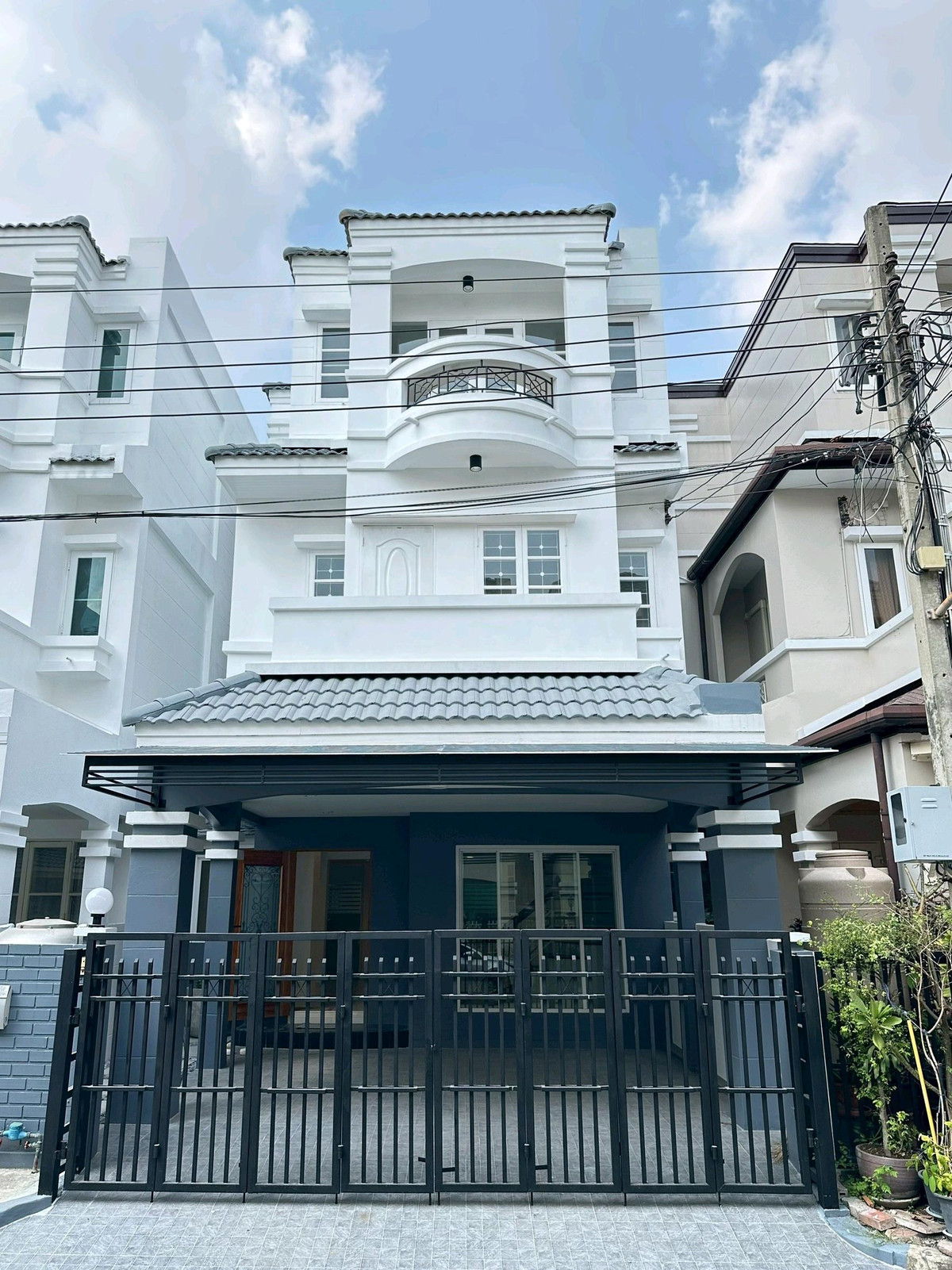 ขายทาวน์โฮมวิภาวดี ดอนเมือง หลักสี่ : ขาย ทาวน์โฮม 3 ชั้น รีโนเวทใหม่ พร้อมอยู่ หมู่บ้าน เศรณี ปาร์ค (วิภาวดี 60) 4.95 ลบ.