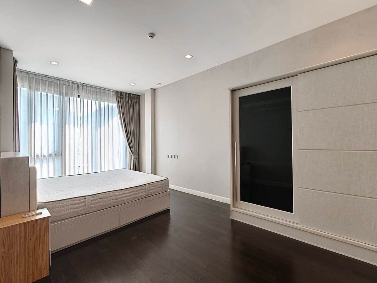 For RentHousePattanakan, Srinakarin : Luxury house for rent, Phatthanakan, 5 minutes near Thonglor.