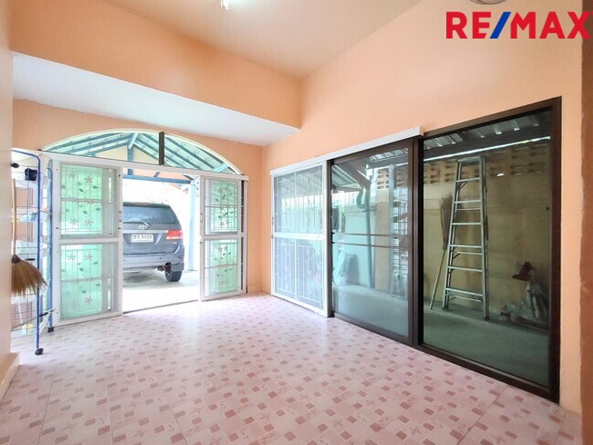 For SaleHousePathum Thani,Rangsit, Thammasat : 2-story detached house, Pruksa Village 2, Rangsit, Khlong 7, next to Lotus, corner house, ready to move in.