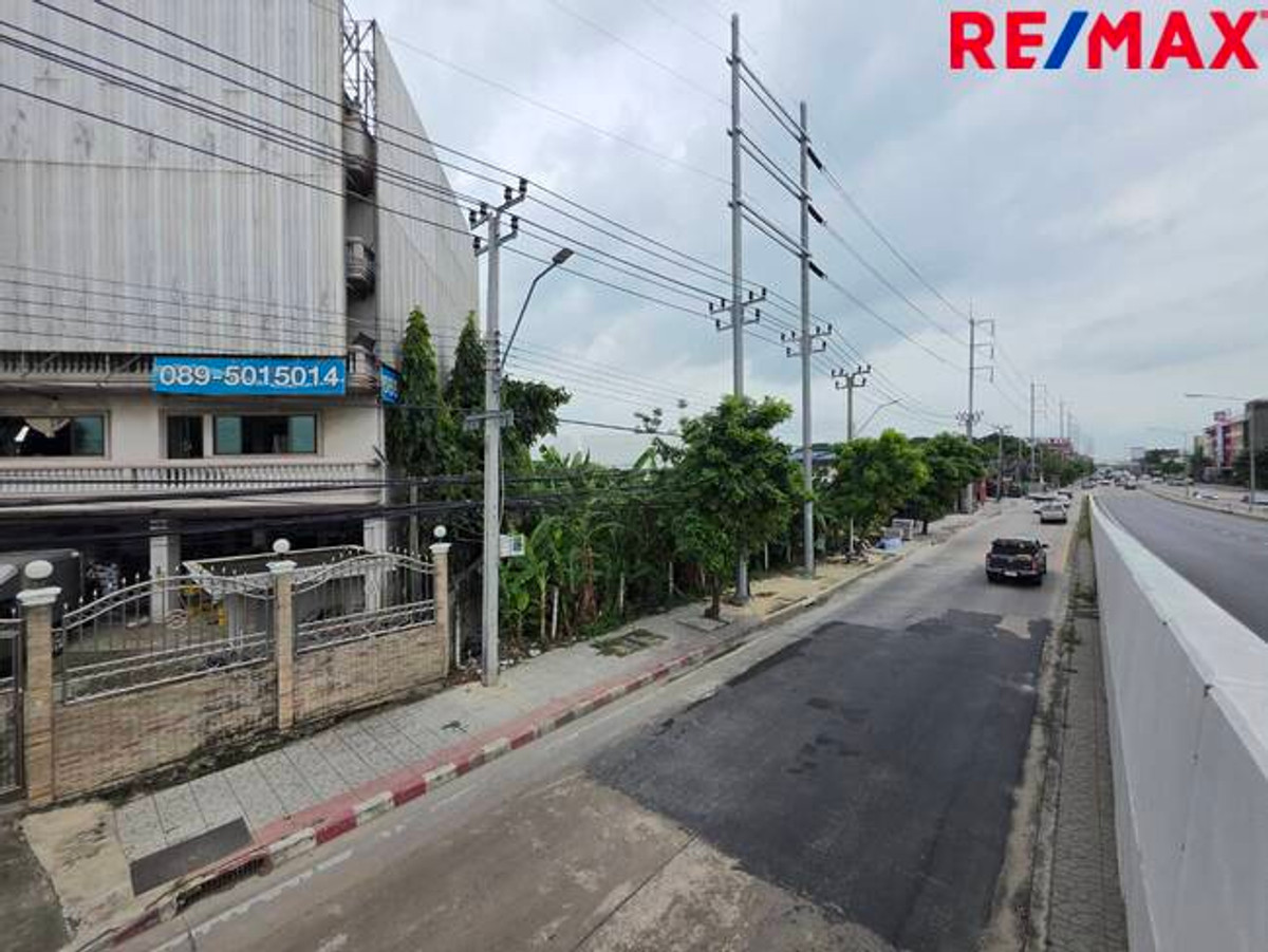 ขายที่ดินนวมินทร์ รามอินทรา : ขายที่ดิน ขนาด 320.9 ตร.ว. ติดถนนใหญ่สุขาภิบาล 5 ห่างจากถนนเทพรักษ์เพียง 700 เมตร 500 เมตร จากจุดขึ้น-ลงทางด่วนสุขาภิบาล 5