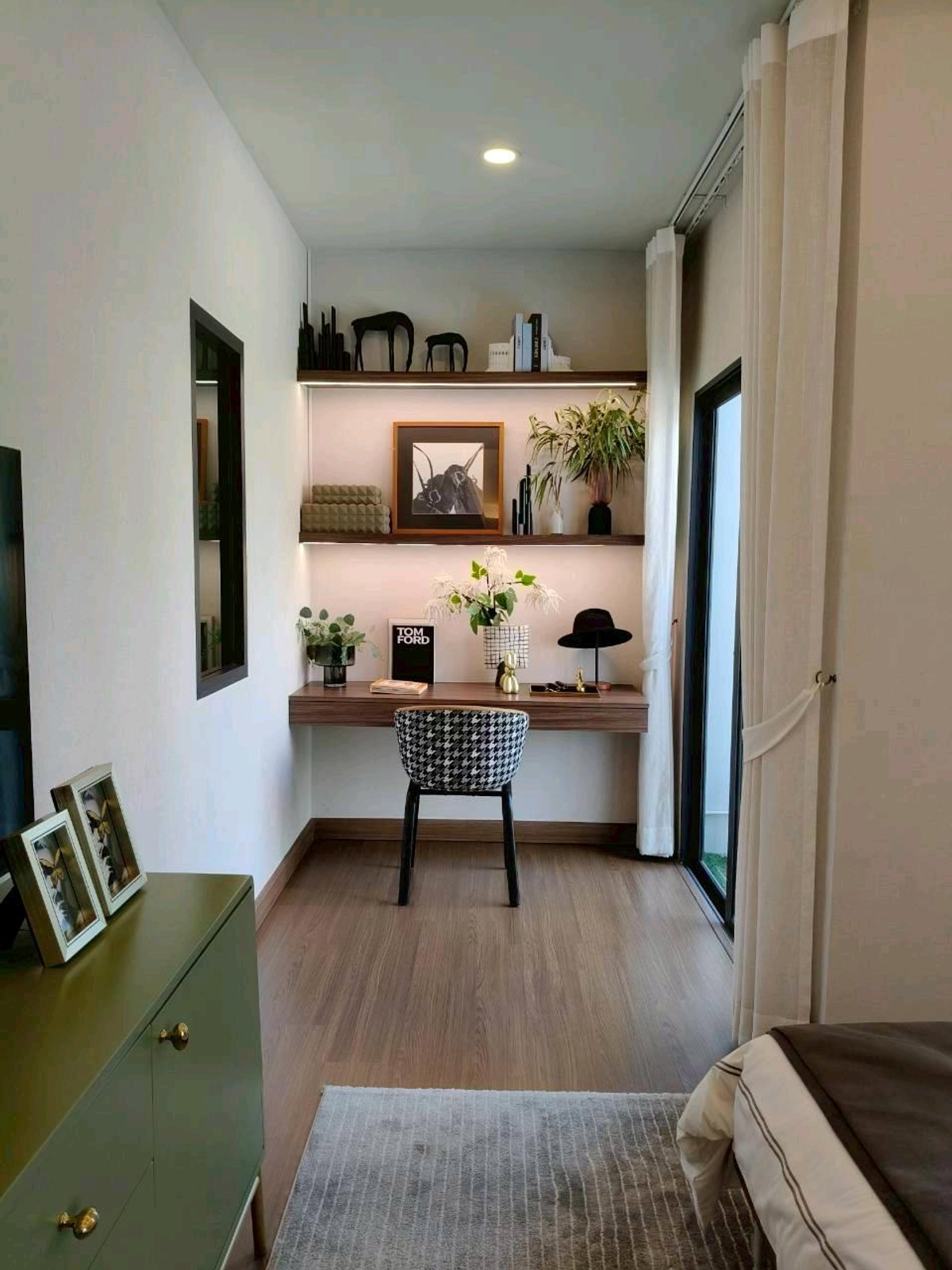 For SaleSamut Prakan,Samrong : The house is decorated and ready to move in. Semi-detached house, detached house function Grand Britannia Bangna-Suvarnabhumi