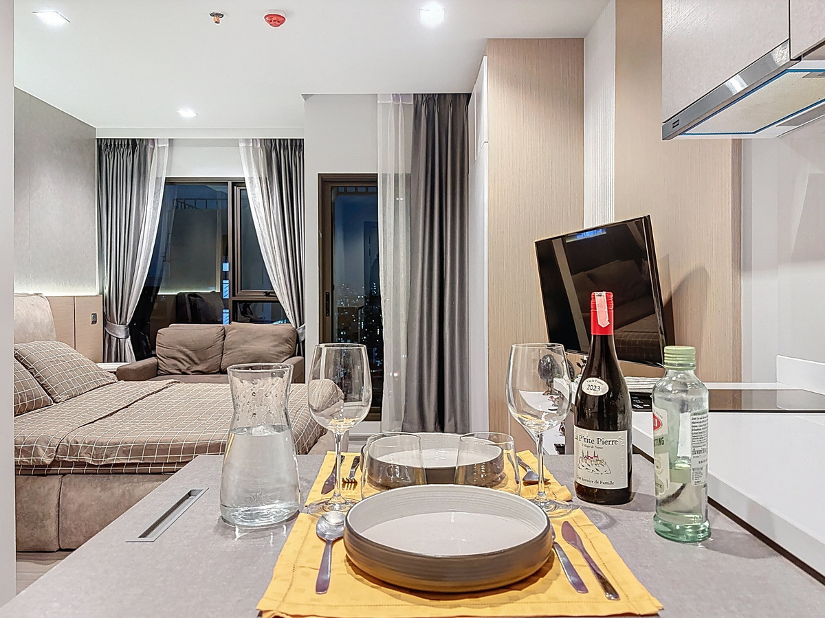 For RentCondoRama9, Petchburi, RCA : Only 18k🔥[For rent]!! Condo near MRT Rama 9 | ✨ Life Asoke Rama 9 | Beautiful view, angelic condition, fully furnished, ready to move in.