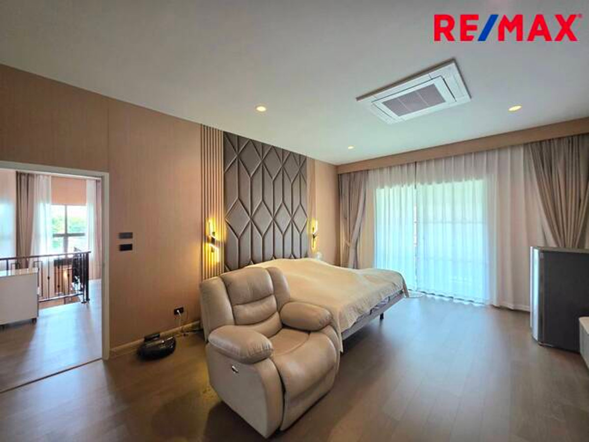 For SaleHousePathum Thani,Rangsit, Thammasat : Single house for sale, Setthasiri Project, Bangkok-Pathum Thani, special price, house age only 1 year.