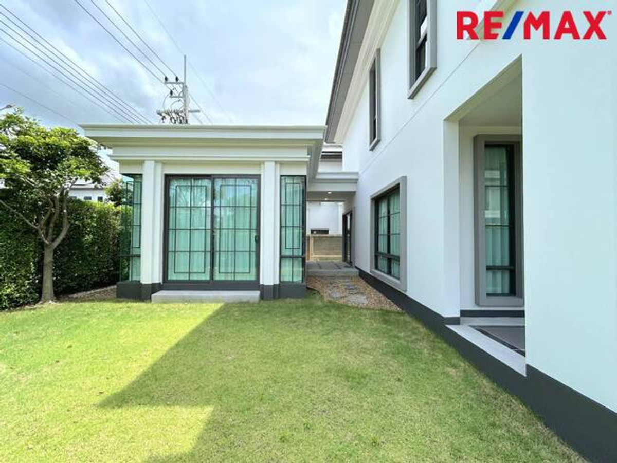 For SaleHousePathum Thani,Rangsit, Thammasat : Single house for sale, Setthasiri Project, Bangkok-Pathum Thani, special price, house age only 1 year.