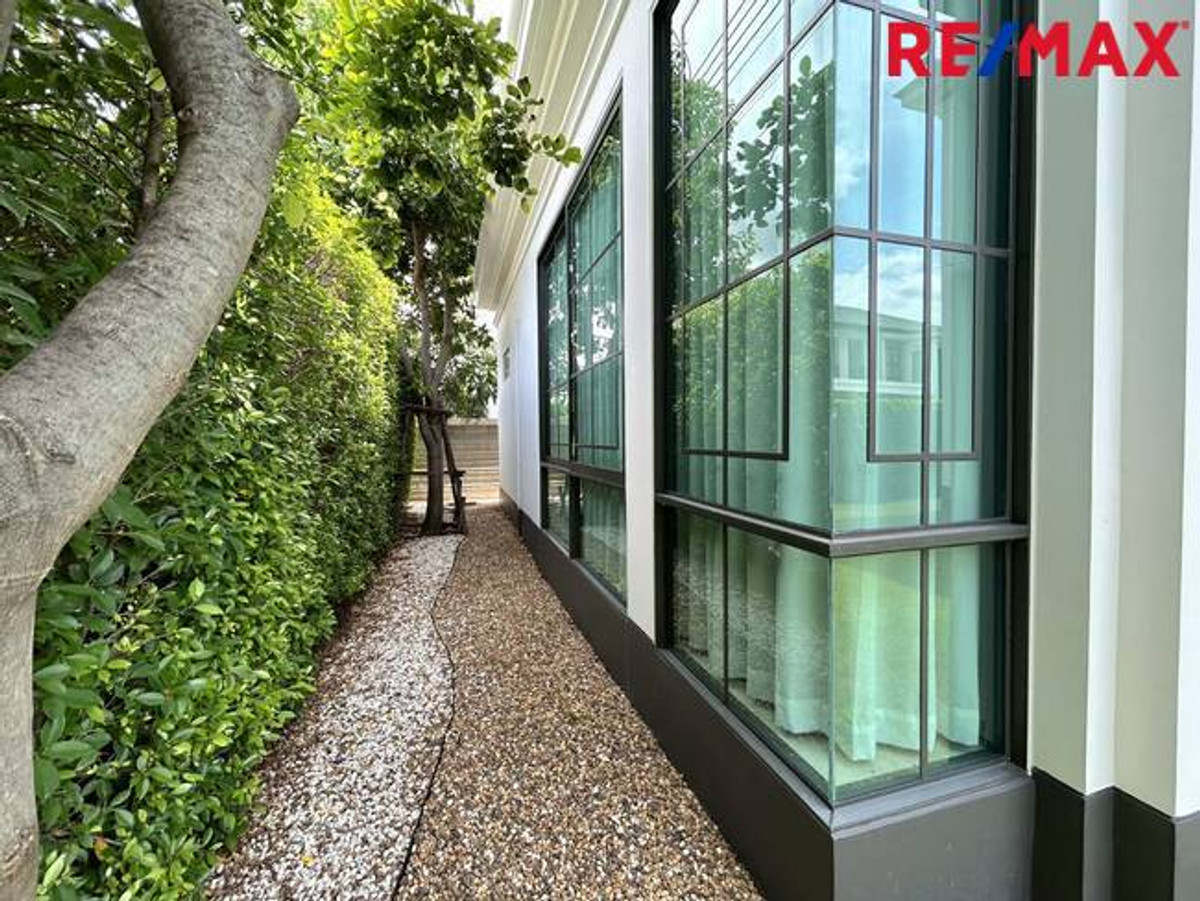 For SaleHousePathum Thani,Rangsit, Thammasat : Single house for sale, Setthasiri Project, Bangkok-Pathum Thani, special price, house age only 1 year.