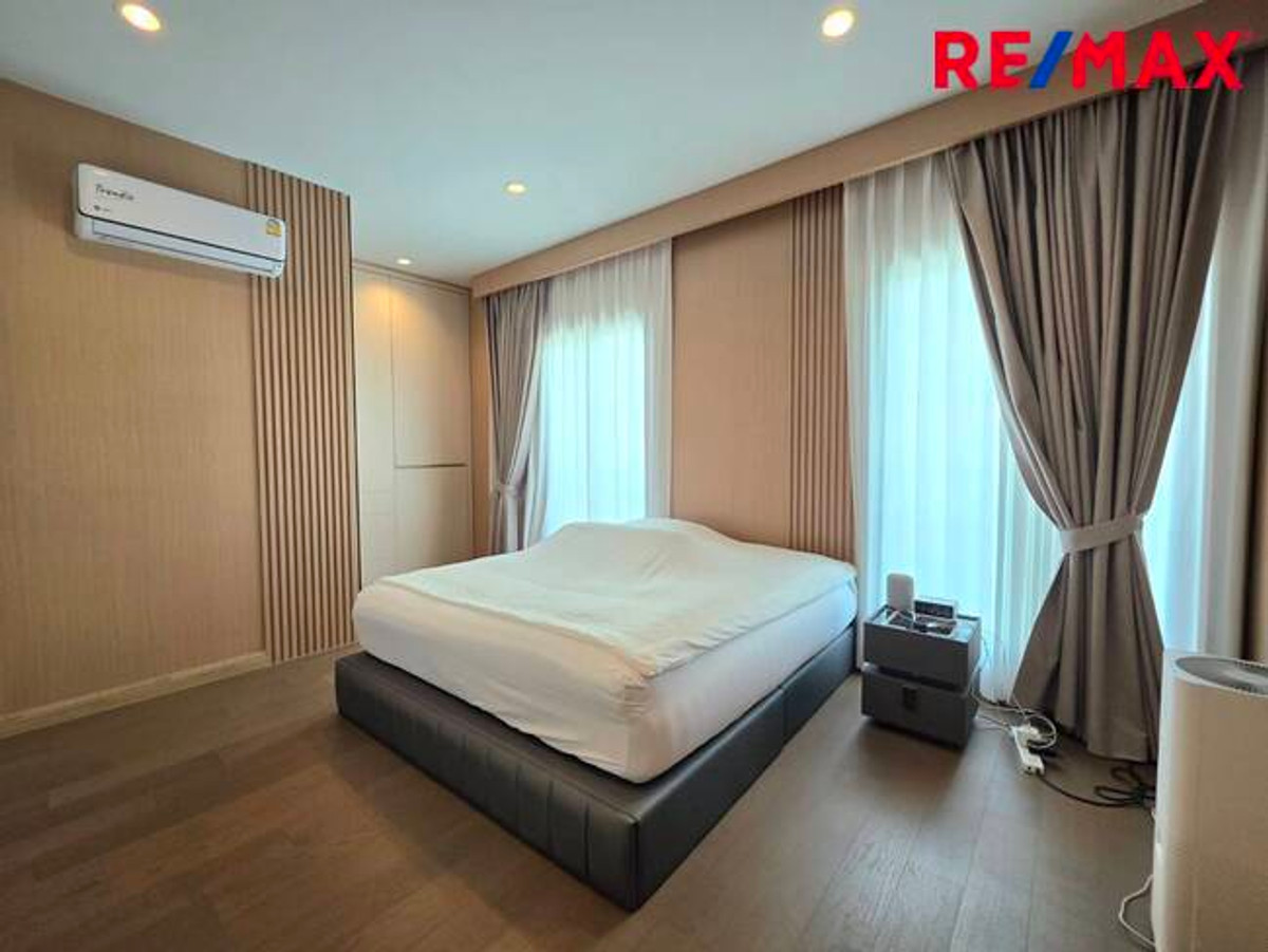 For SaleHousePathum Thani,Rangsit, Thammasat : Single house for sale, Setthasiri Project, Bangkok-Pathum Thani, special price, house age only 1 year.