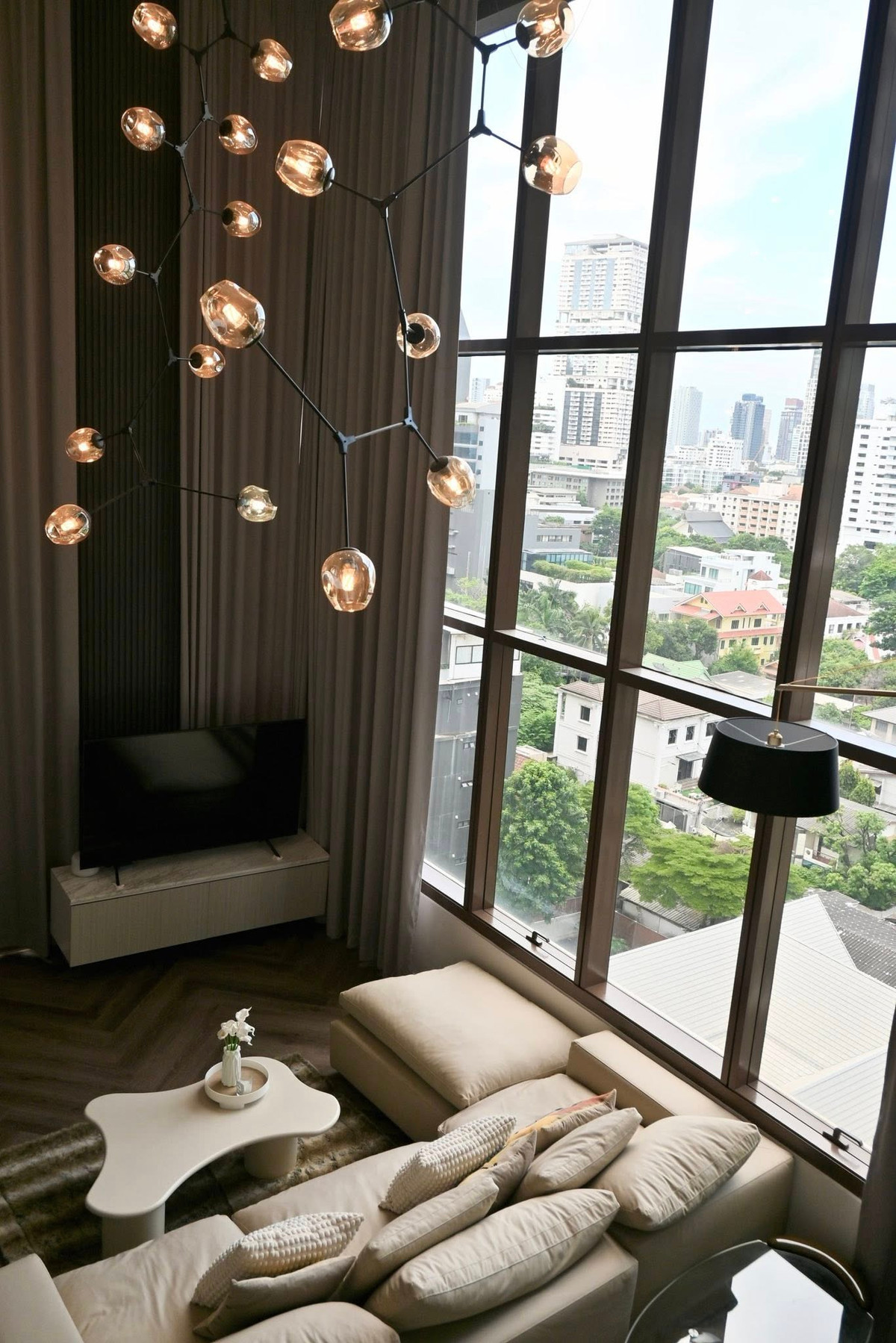 ให้เช่าคอนโดสุขุมวิท อโศก ทองหล่อ : Duplex 🏙️ ให้เช่า | The Emporio Place สุขุมวิท 24