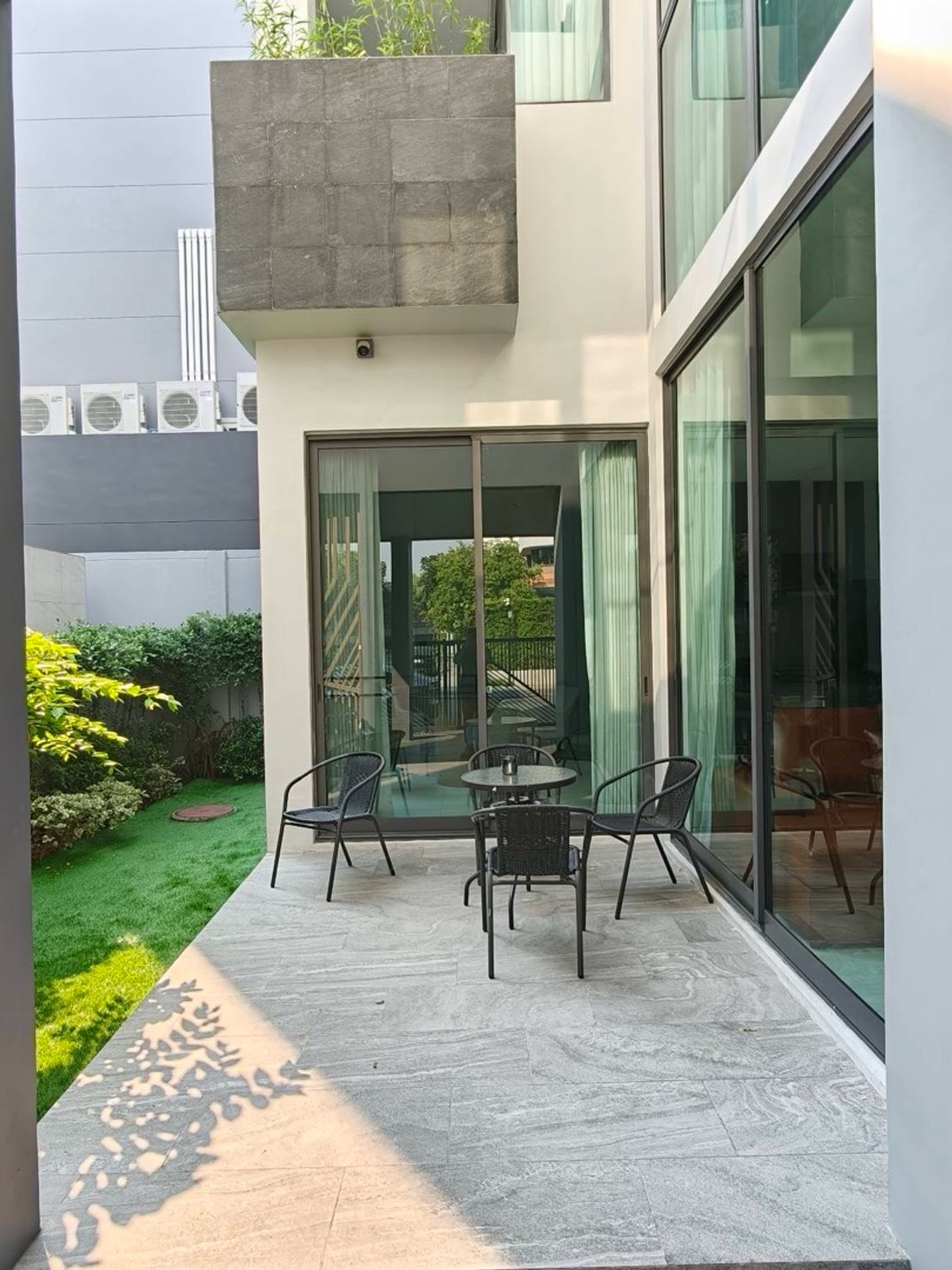 For RentHousePattanakan, Srinakarin : Luxury house for rent, Phatthanakan, 5 minutes near Thonglor.