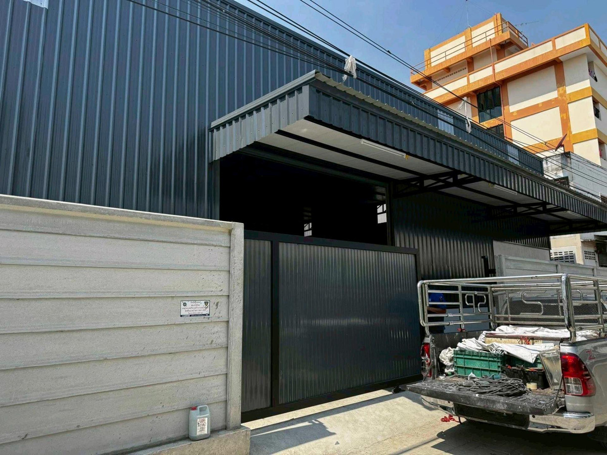 For RentWarehouseRama 2, Bang Khun Thian : Warehouse with office for rent Usable area 676 sq m., good location, Rama 2, purple area.