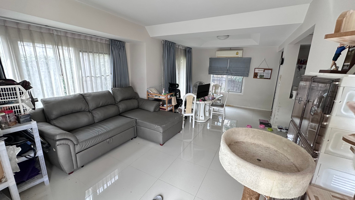 For SaleHouseLadkrabang, Suwannaphum Airport : Corner house, 57.2 sq m, 3 bedrooms, 3 bathrooms, 2-story detached house, Manthana On Nut, Wongwaen 4