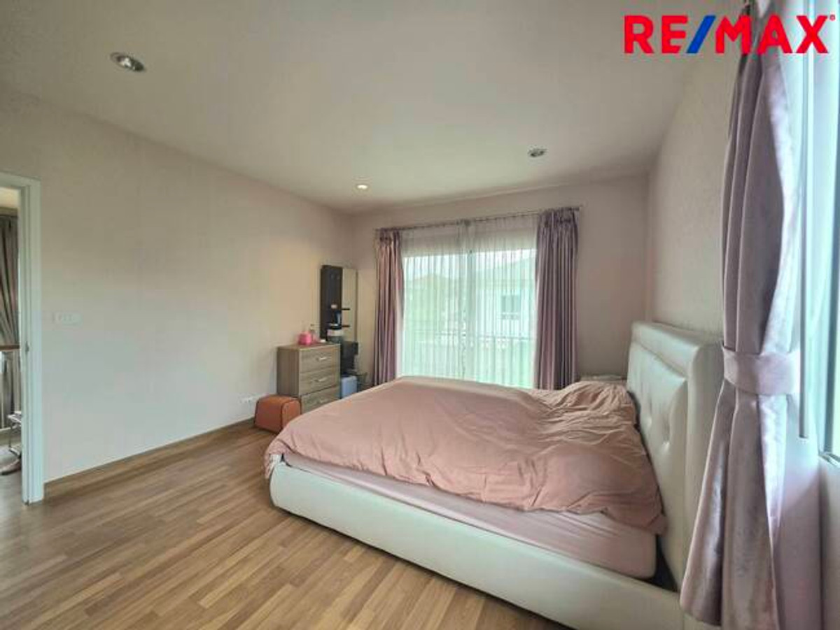 For SaleHousePathum Thani,Rangsit, Thammasat : Single house, Passorn Prestige Rangsit, Khlong 2, near Future Park Rangsit. Next to the main road Rangsit-Nakhon Nayok (not entering the alley)